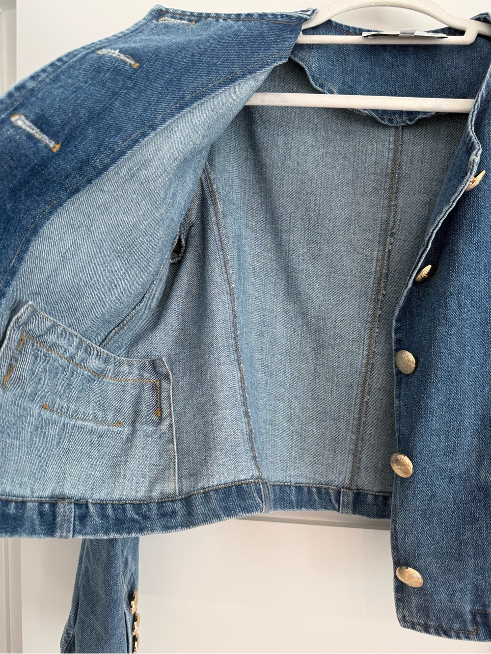 Cropped Denim Jacket.  Size Small. - Picture 11 of 12